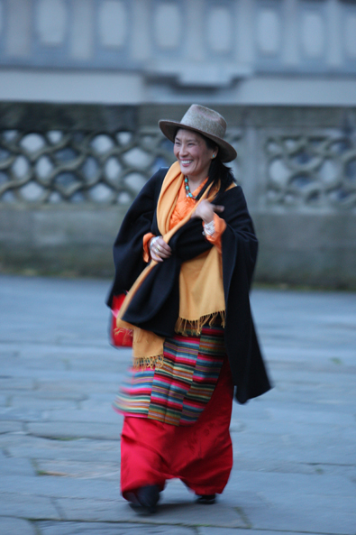 Tibet in Bamberg Kaufhaus Schrill festliche Kleider